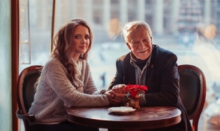Наталья Краско решила отдохнуть без 85-летнего мужа